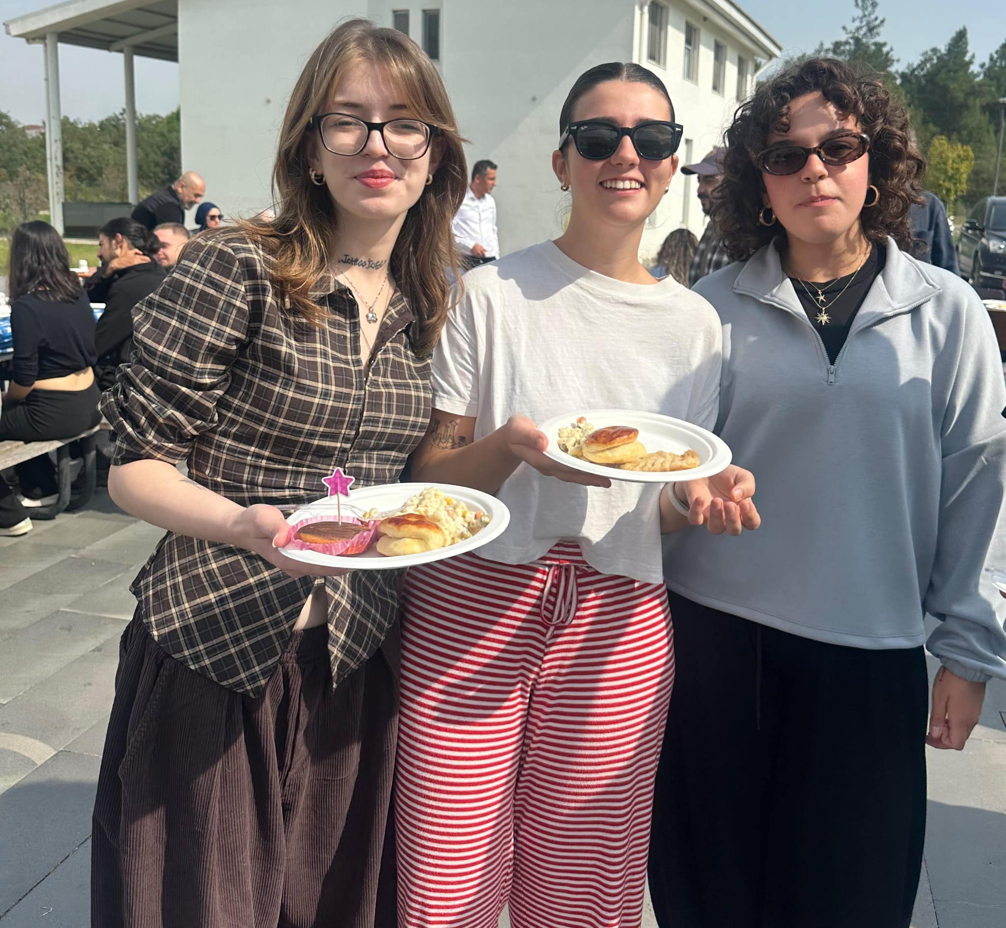 GÜZEL SANATLAR FAKÜLTESİ GELENEKSEL KAHVALTILI TANIŞMA ETKİNLİĞİ